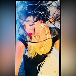 A moment in Time women’s Fascinator🖤